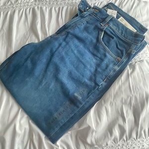 Brand new American Eagle Mom Jeans